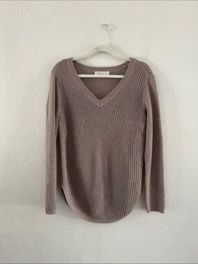 RD Style V-Neck Sweater in Taupe